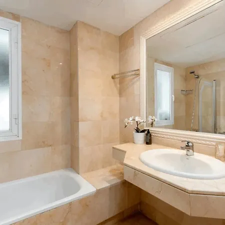 Fantastic Duplex Penthouse * Μαρμπέλλα